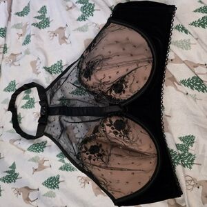 Victoria's Secret Black and Tan Lace Bra
